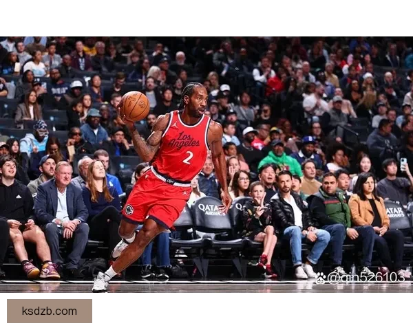 NBA球星科怀，他的传奇篮球之路与独特赛场魅力究竟几何？ 